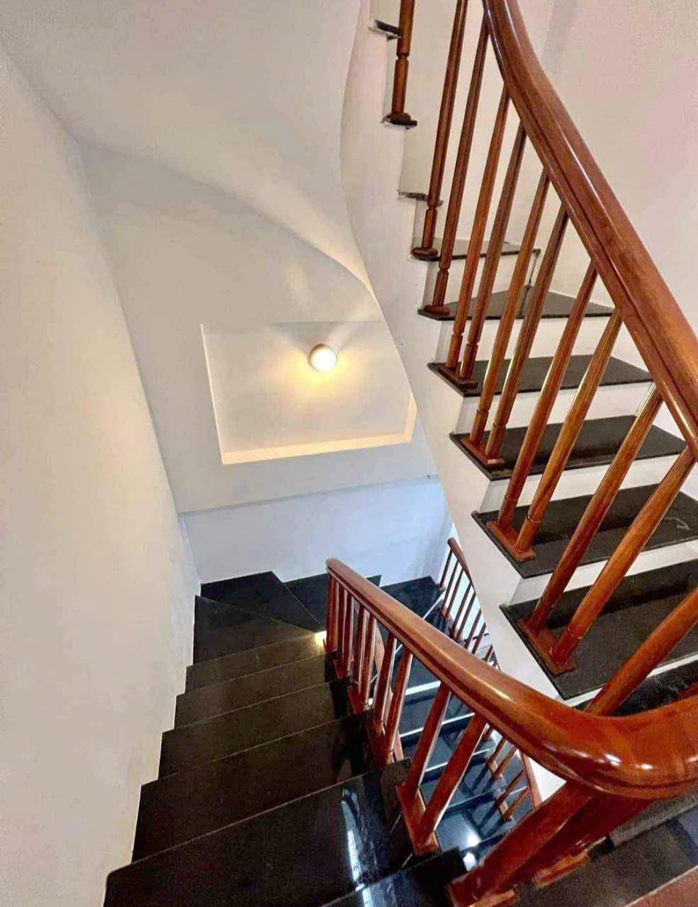 SIÊU HIẾM! BÁN 🏠NHÀ DÂN XÂY PHỐ TRẠM -LONG BIÊN – 40M², 5 TẦNG, GIÁ NHỈNH 5TỶ, GẦN Ô TÔ TRÁNH ,TIỆN ÍCH2345467