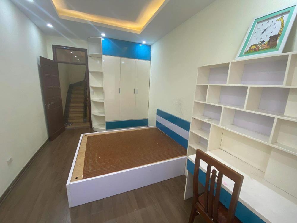 Cho thuê nhà nguyên căn ngõ 327 Trần Đại Nghĩa, 4 tầng, 30m2, 2 ngủ, chỉ 9tr - Full nội thất2528360