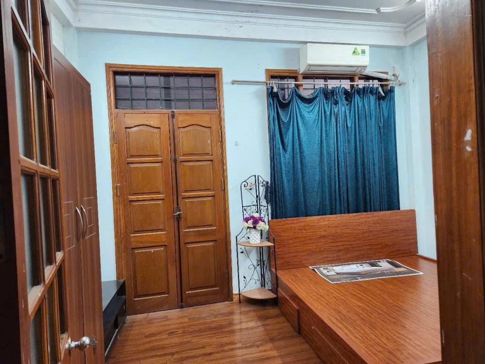 Cho thuê nhà ngõ Tôn Thất Tùng 15m ra Phố 4 tầng x 40m2, 4 ngủ, 15 Triệu2501884