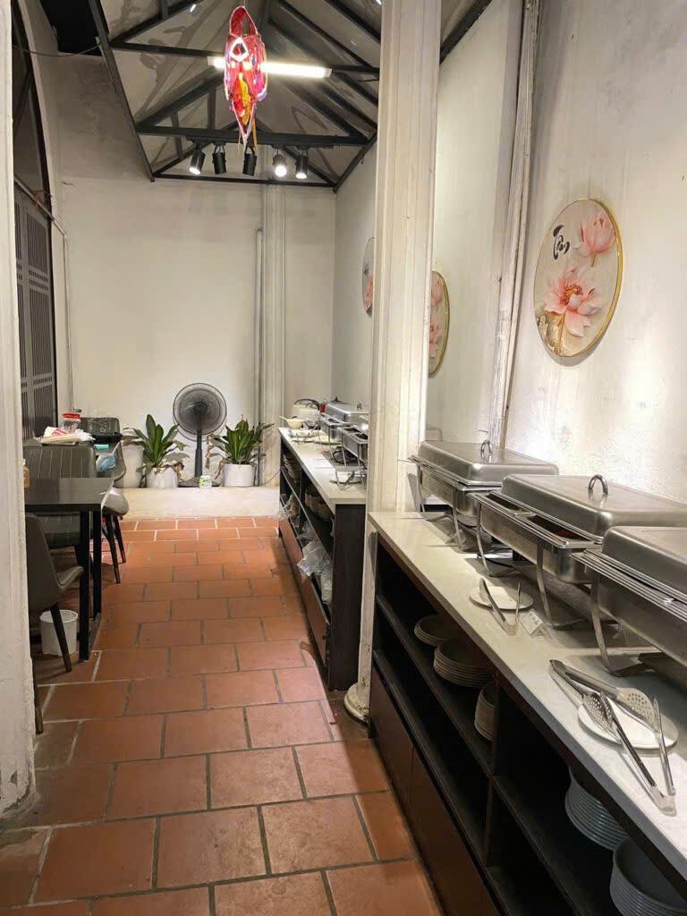 Cho thuê hoặc sang nhượng cửa hàng buffet chay tại 412 phố Tây Sơn, phường Thịnh Quang2496438
