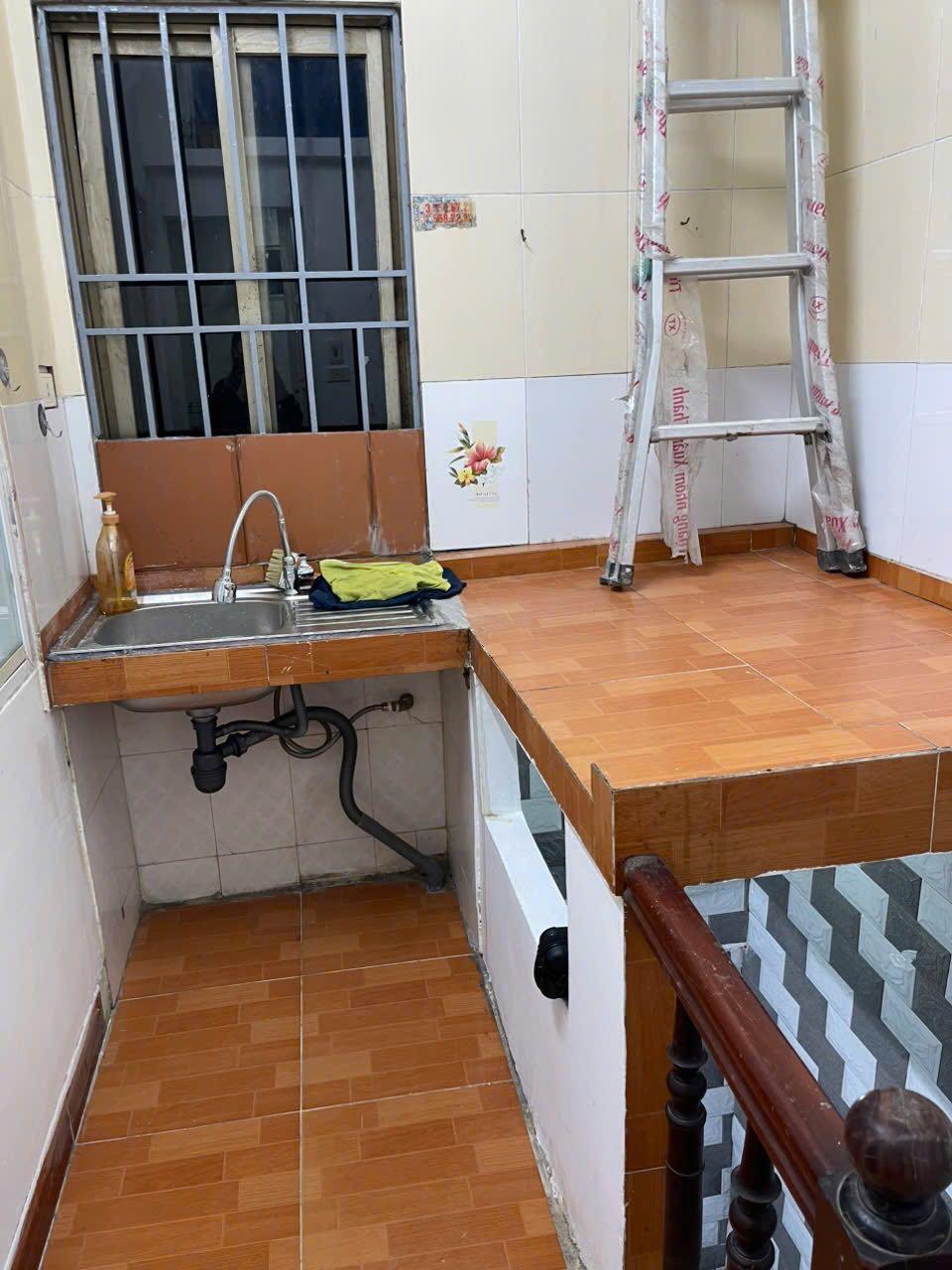 Cho thuê ngõ 11 Đường Láng LÀM VP, KD ONL kết hộp ở, 3 tầng, 32m2, 2 ngủ, 2 WC, 11.5tr2575792