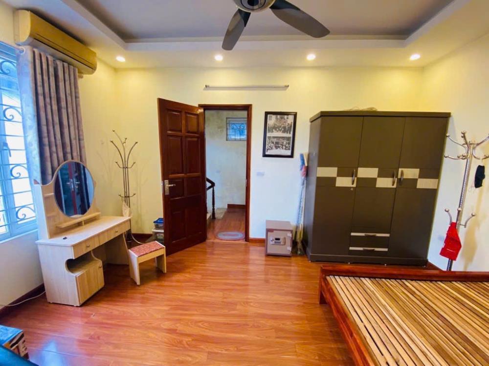 Bán nhà Hào Nam Đống Đa, Nhà Dân Xây, Vị Trí Đẹp, 37mx5T,  Giá: 7,48 Tỷ, Lh: 0396935190.2374651