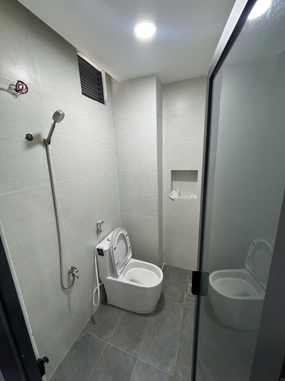 MÌNH CHO THUÊ PHÒNG FULL NỘI THẤT GIÁ 2,6 TRIỆU - ĐÔNG HƯNG THUẬN - QUẬN 122601460
