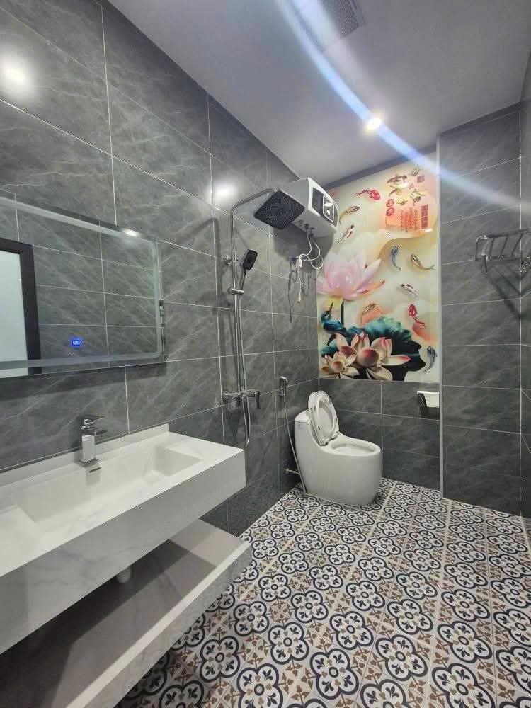 BÁN TÒA KHÁCH SẠN TRÊN PHỐ TUYẾN NGUYỄN CHÍ THANH KINH DOANH SẦM UẤT. 5200M2 SỬ DỤNG 320TY. KIM MÃ, LÁNG HẠ, GIẢNG VÕ, LÊ VĂN LƯƠNG, TRẦN DUY HƯNG.2529170