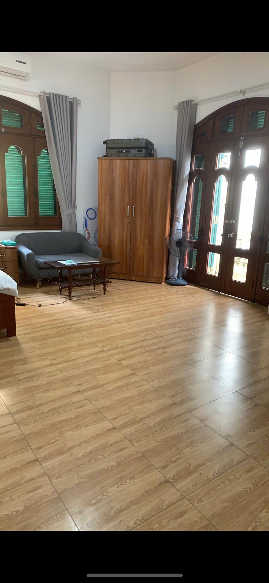 Chính chủ cho thuê căn hộ Studio tầng 3 tại ngõ 31 đường Xuân Diệu, Phường Quảng An, Tây Hồ, Hà Nội.2611146