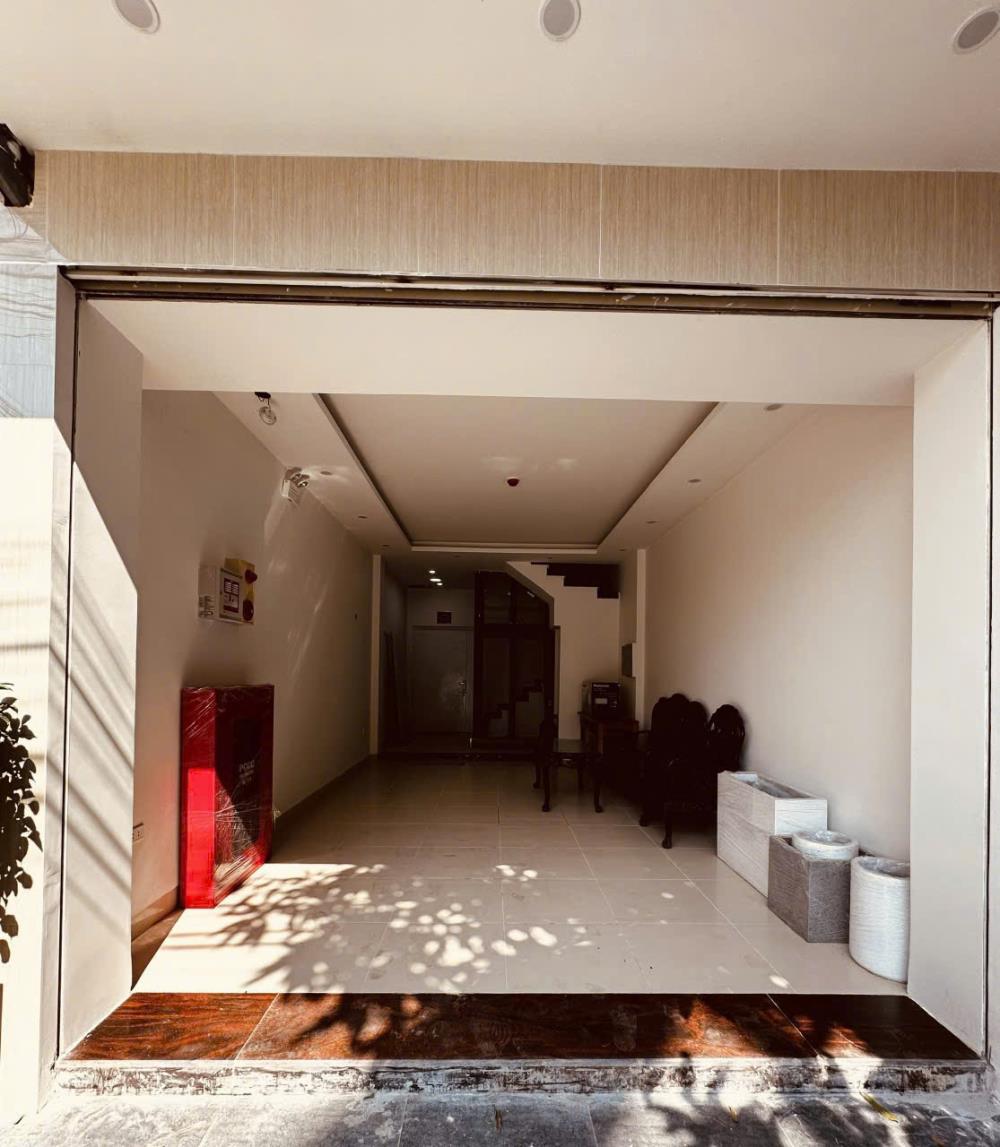 Cho thuê MBKD làm VP, Showroom, Trung tâm ngõ 155 Định Công 6 tầng x 75m2 thông sàn.2600447
