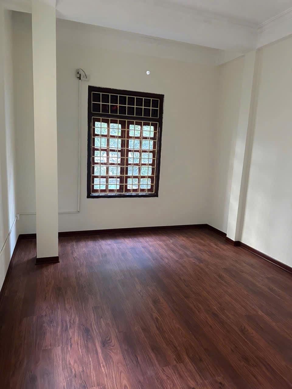 Cho thuê nhà ngõ ô tô KD onlien kết hợp ở phố Lê Trọng Tấn, 4 tầng 20m2, 2 ngủ, 2 WC - 8 Triệu2616052