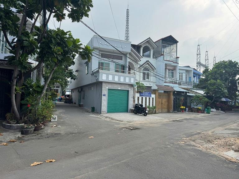 Chính chủ cần cho thuê Nhà 2 tầng 3 mặt tiền hẻm xe tải 1 sẹc cách Hương Lộ 2 khoảng 50m2432518