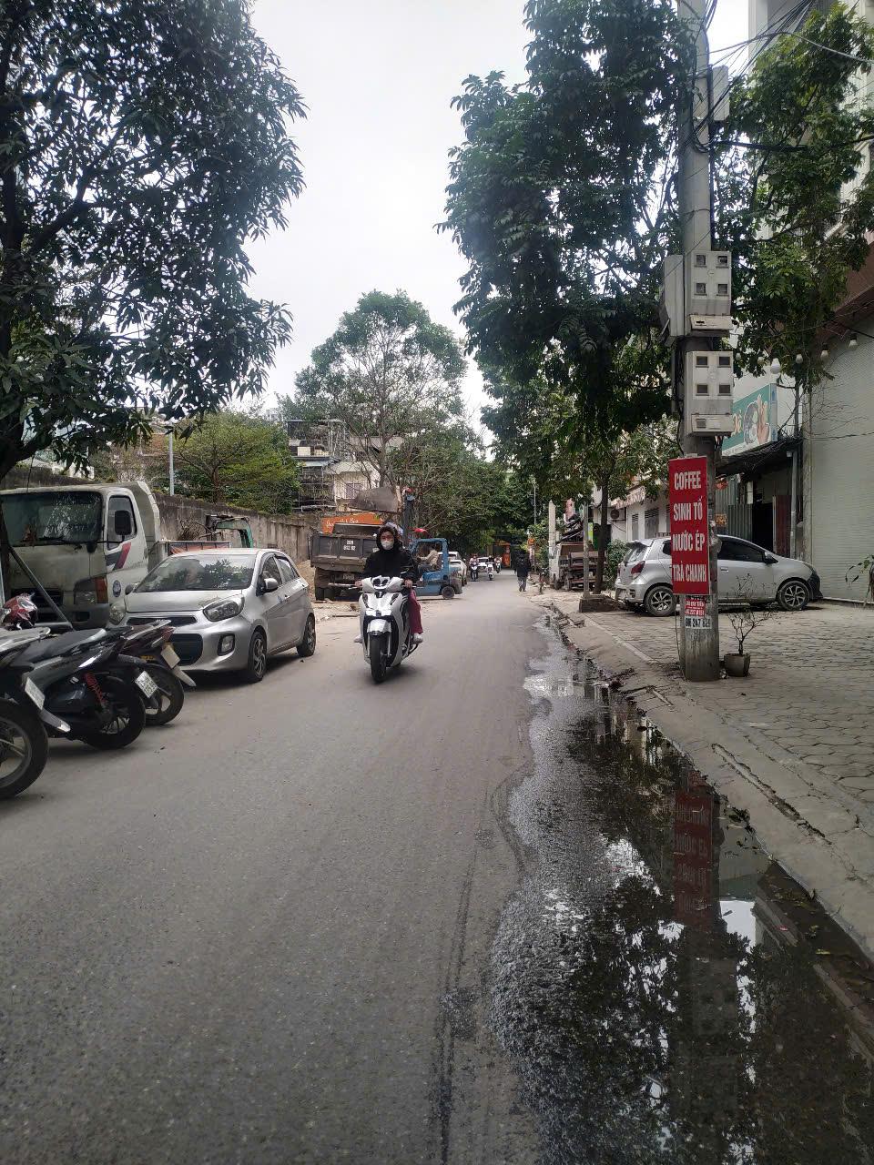 Cho thuê nhà nguyên căn 4 tầng không chung chủ, mặt phố lò đúc2492830