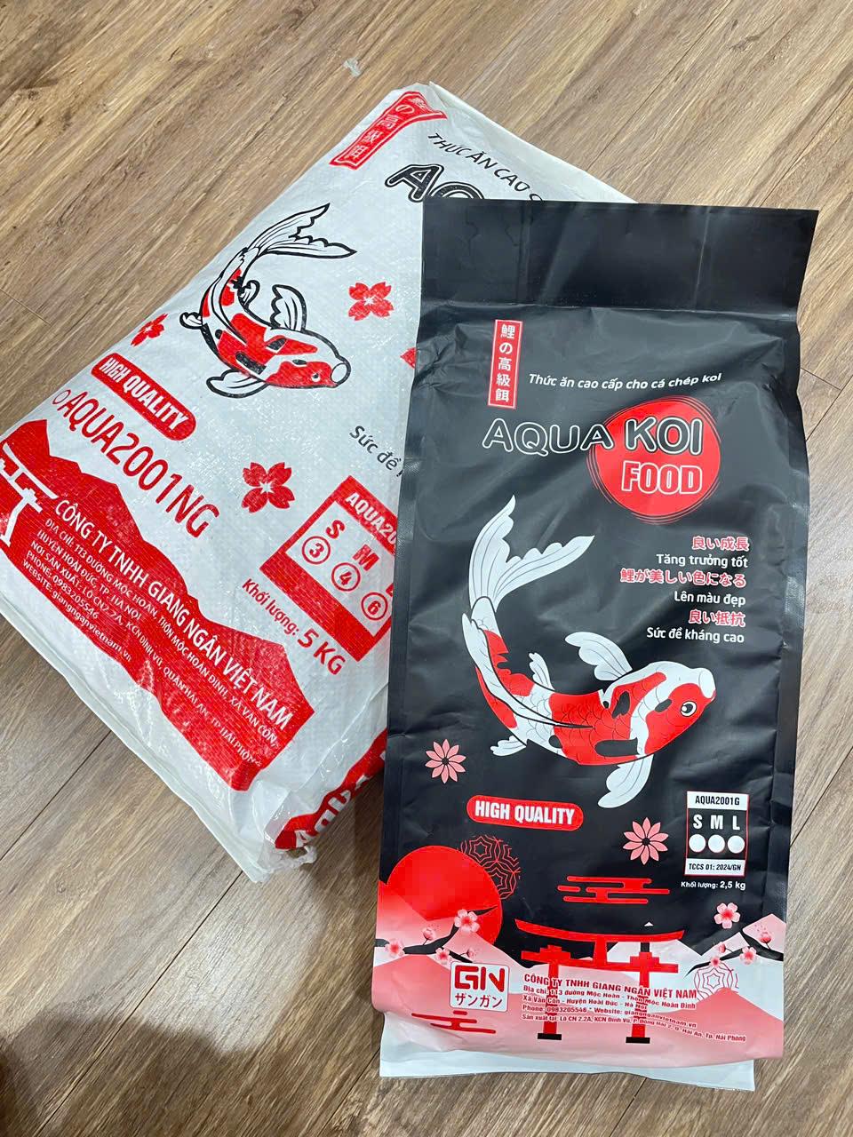 Aqua Koi Food cung cấp nguồn dinh dưỡng tối ưu, giúp cá Koi phát triển vượt trội, vảy bóng mượt như ngọc và màu sắc rực rỡ đầy cuốn hút.2324296