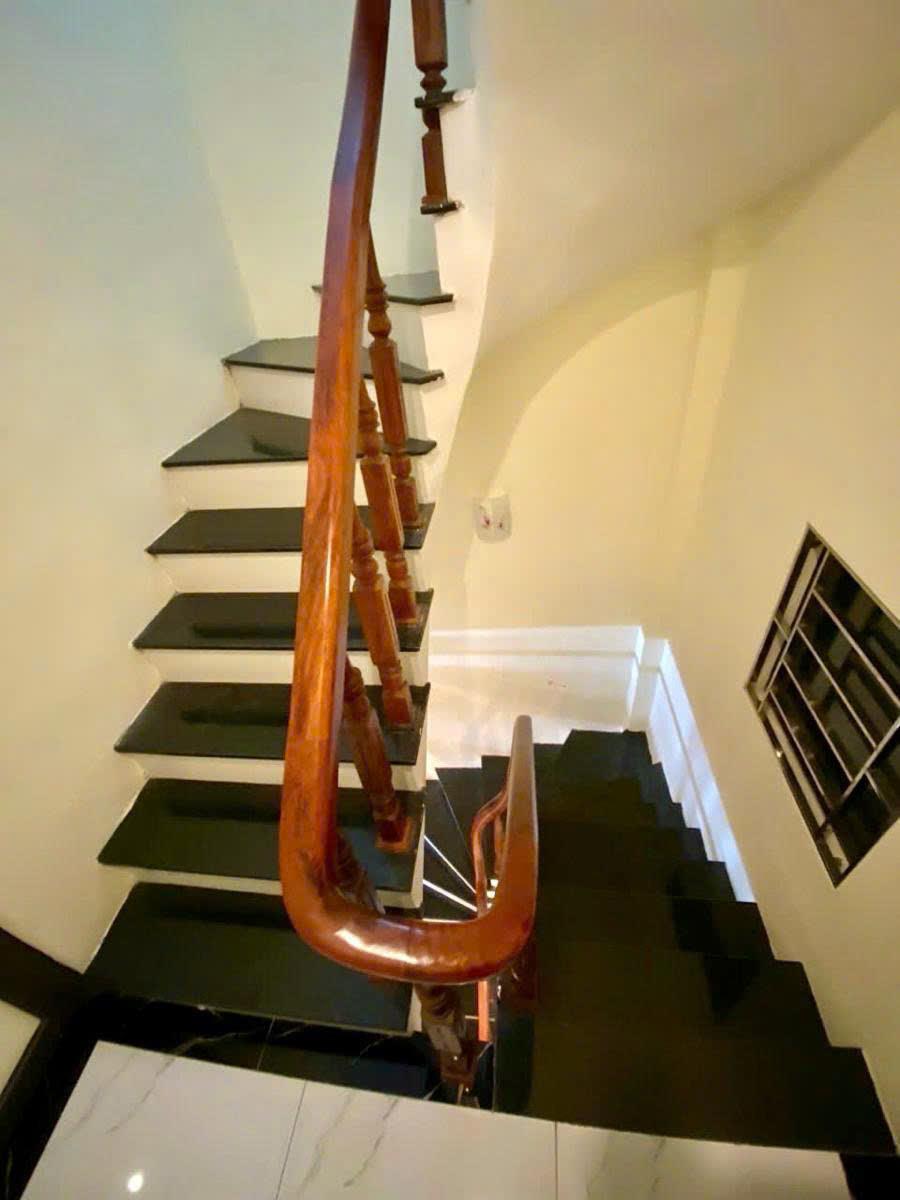 Cho thuê nhà Làm VP, KD, Ở GĐ, nhóm Phố Thanh Lân (1 nhà ra phố) 5 tầng, 45m2, 12 Triệu2487406
