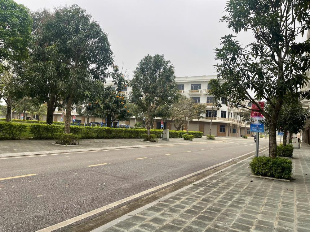 CĂN GÓC VIEW CÔNG VIÊN. KĐT XUÂN HƯNG. SẴN SỔ SANG TÊN NGAY. LH: 09663439692601930