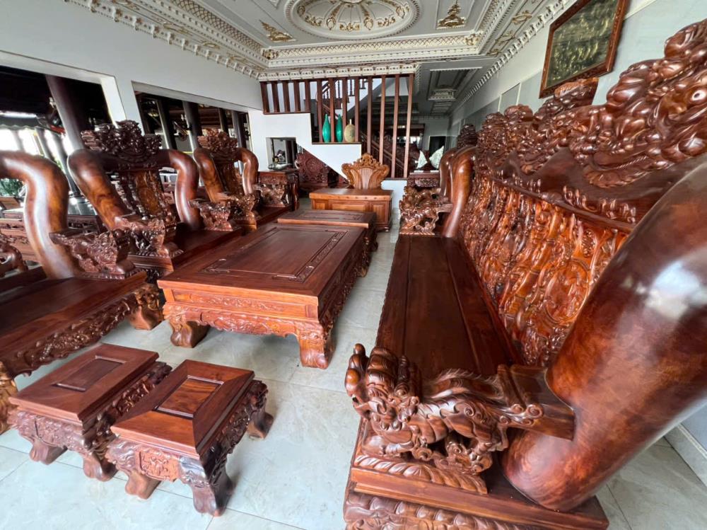 Chủ cần bán lại những bộ bàn ghế đẹp thiết kế tinh sảo- phong cách hiện đại2435883