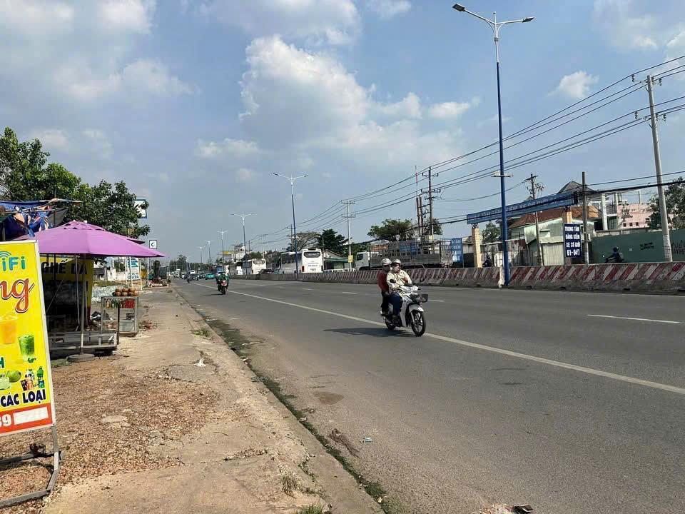 Cho thuê kho mặt tiền Quốc lộ 13, TP. Thủ Dầu Một – ngang 12.5m, 400m² - 35 triệu/tháng2612290