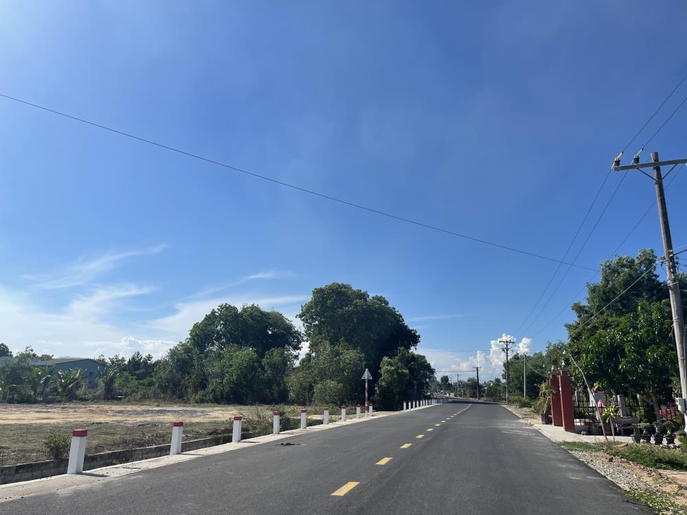 Đất ngộp! 1225m2 mặt tiền Ngô Tất Tố, thị xã LaGi chỉ 4tr/m2 gần Biển Cam Bình2604141