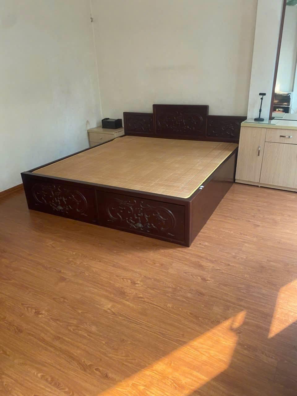 Cho thuê nhà Mặt Phố Hồng Hà làm KD, VP, Spa 5 tầng x 50m2, 6 ngủ, 3 vệ sinh, mặt tiền 5 mét2581073
