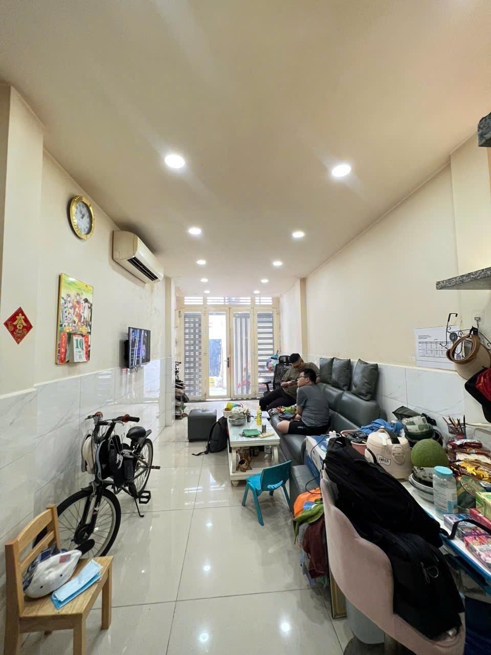 Giá mềm nhất quận Tân bình: 5,8 tỷ -Trần Văn Quang - P.10 - Không Có Căn Thứ 2 - 3 Tầng - 42m²(3,2 x 13 nở hậu 4,5m -Trệt - 2 Lầu - 4PN - 3WC2634027