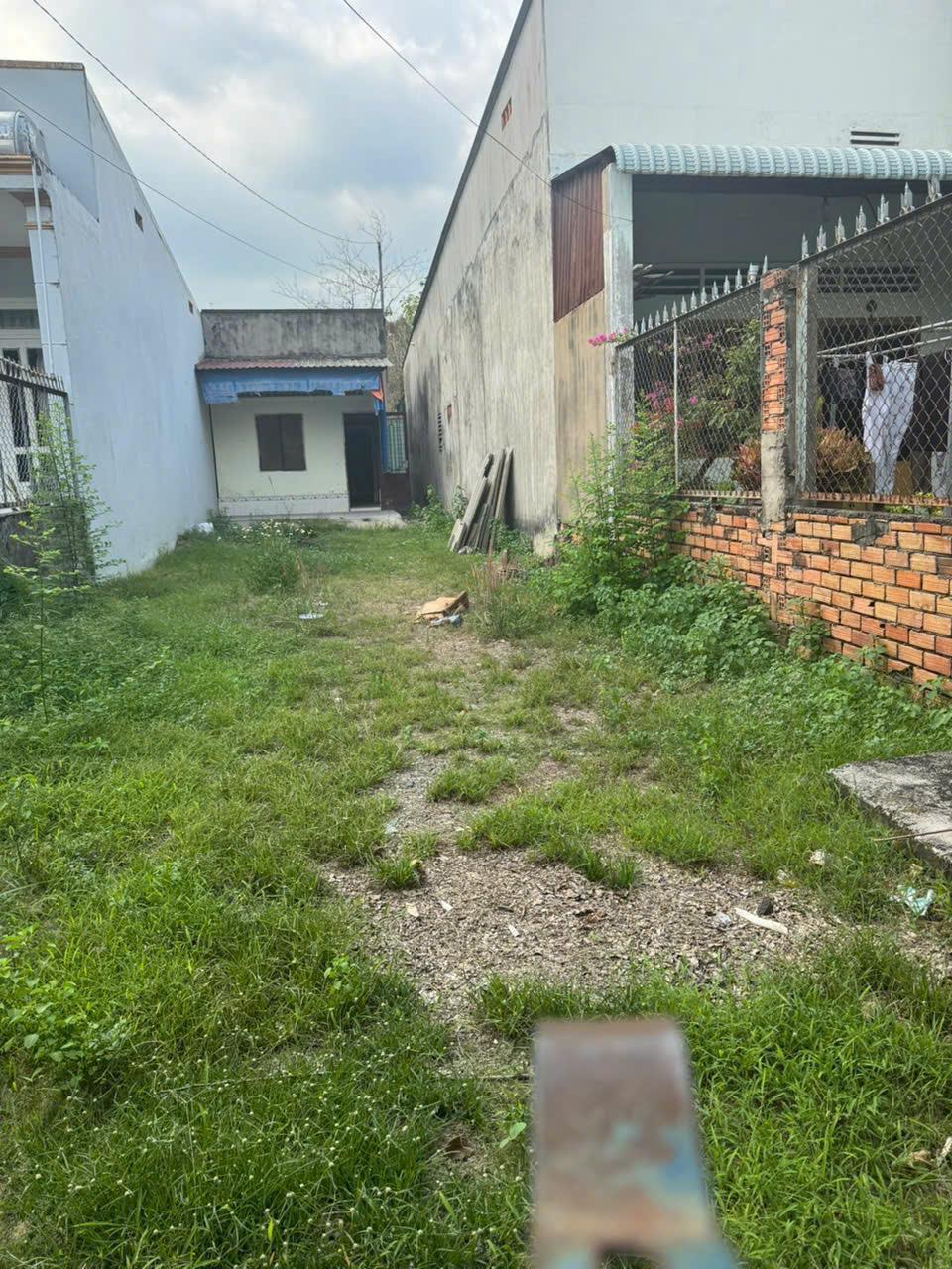 Bán lô đất đẹp, giá siêu rẻ, 5m x 60m, đường nhựa 6m chỉ 4,2 tỷ2622925