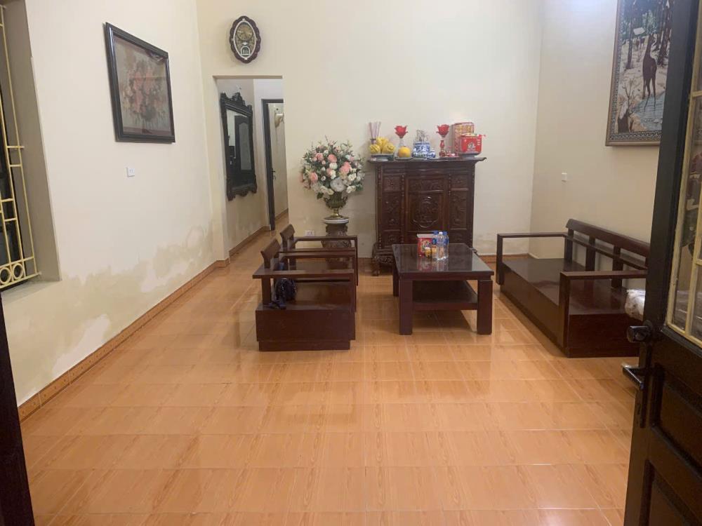 Cho thuê nhà nguyên căn Phố Vĩnh Hưng, 2 tầng x 80m2, 3 ngủ, 12 Triệu vào ngay2589310