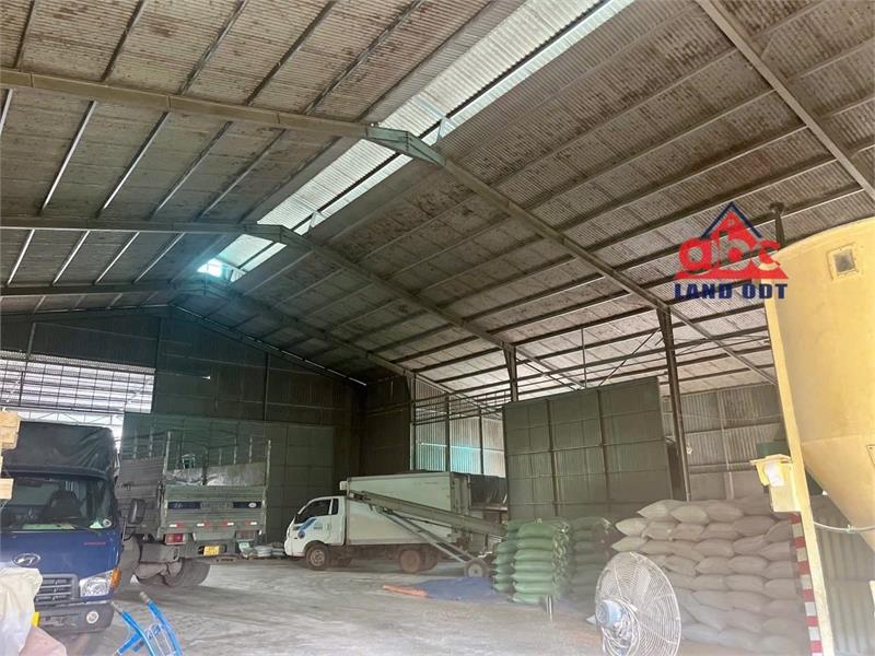 XT172 nhà xưởng, tiếp nhận lưu kho hàng, kết cấu kiên cố. mặt tiền đưởng chính.2489758