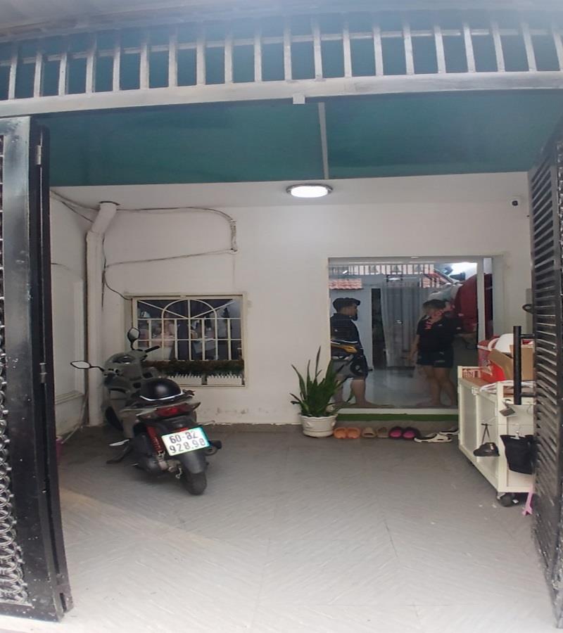 Bán nhà hẻm nhựa 6m thông tú phía, Phan Huy Ích, P15, Tân Bình, 60m2, có dong tiền2645990