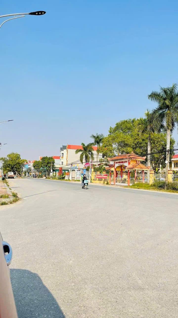 Cần bán giãn dân Hòa Phong, mặt ngoài đường liên xã 32m đối diện UBND xã Giá nhỉnh 4 tỷ2578717