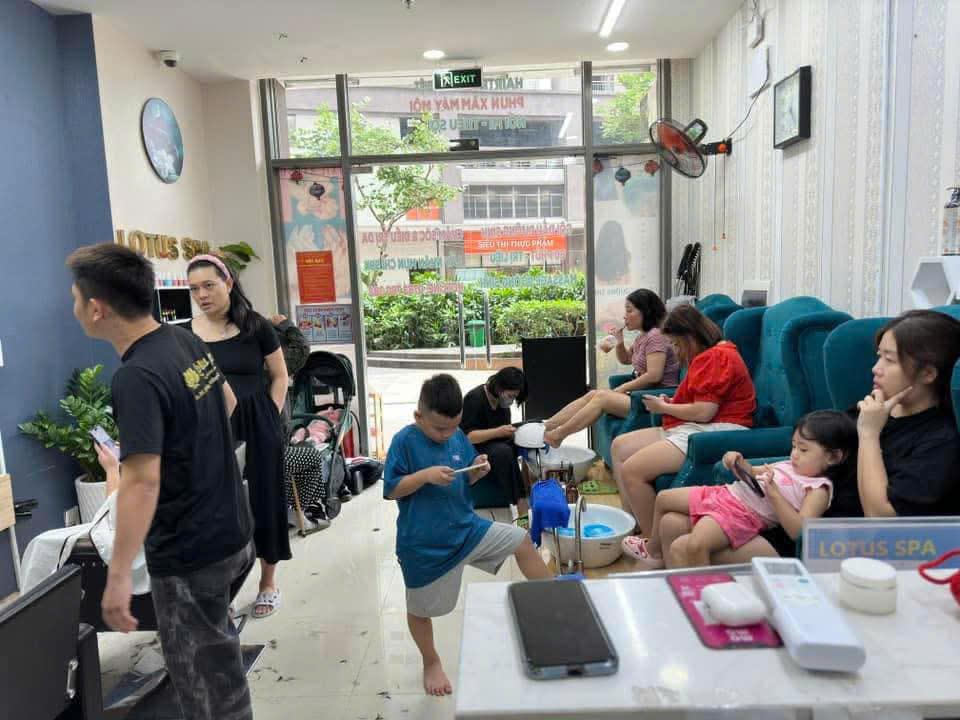 CHÍNH CHỦ CẦN SANG TIỆM NAIL - TÓC - GỘI TÂN PHÚ2569071