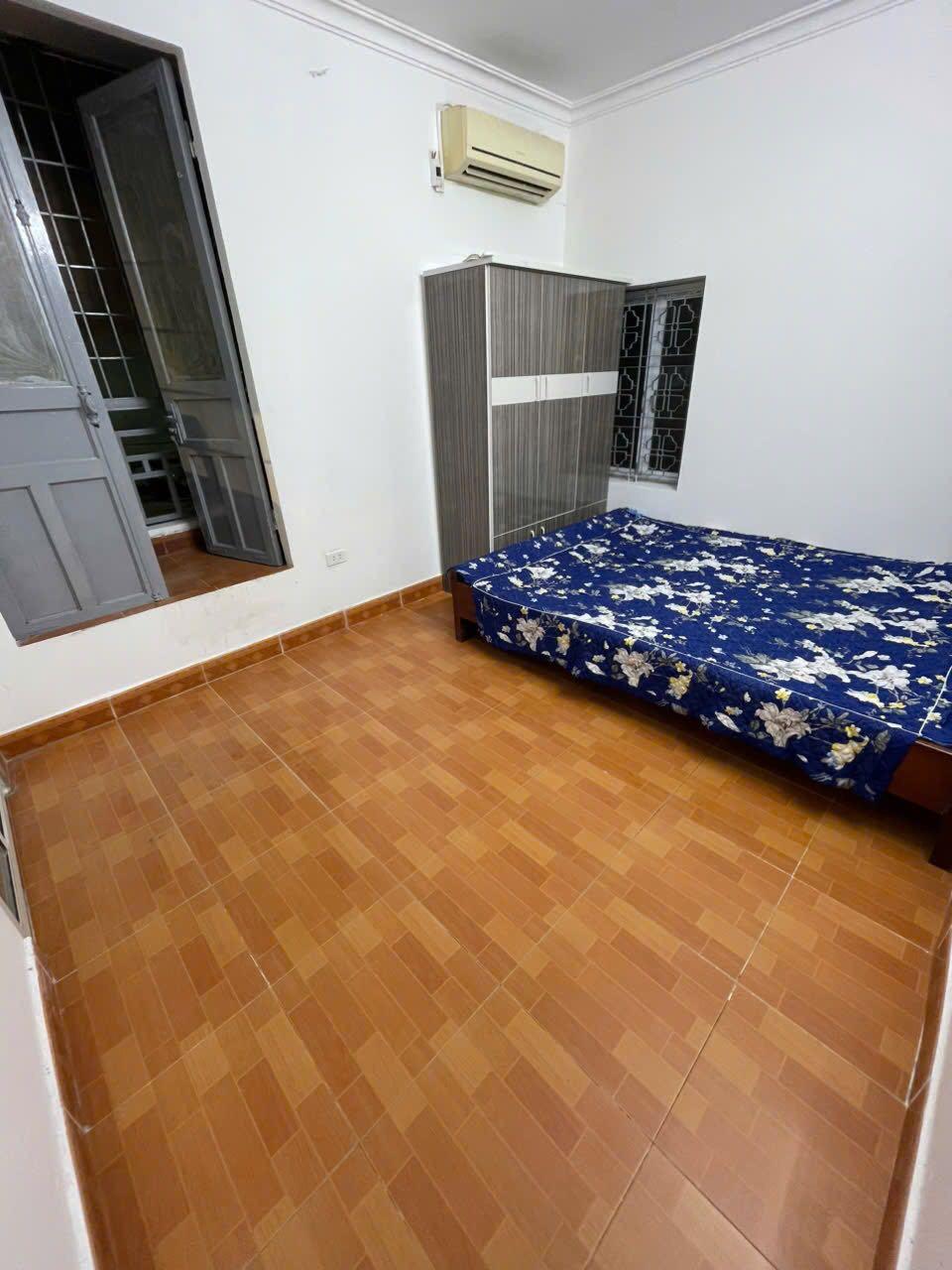 Cho thuê ngõ 11 Đường Láng LÀM VP, KD ONL kết hộp ở, 3 tầng, 32m2, 2 ngủ, 2 WC, 11.5 triệu2575846
