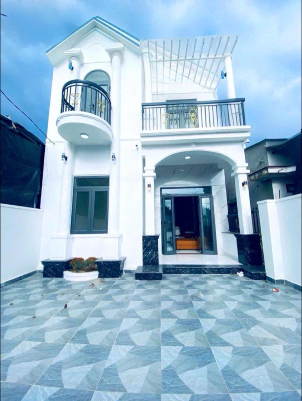 Bán Nhà mái 2 tầng Thái mặt tiền Đường Nhựa Đồng Ngôn - Diên Sơn - Diên Khánh dt 105m2 bán : 1ty999tr Trần Yên Trinh2654356