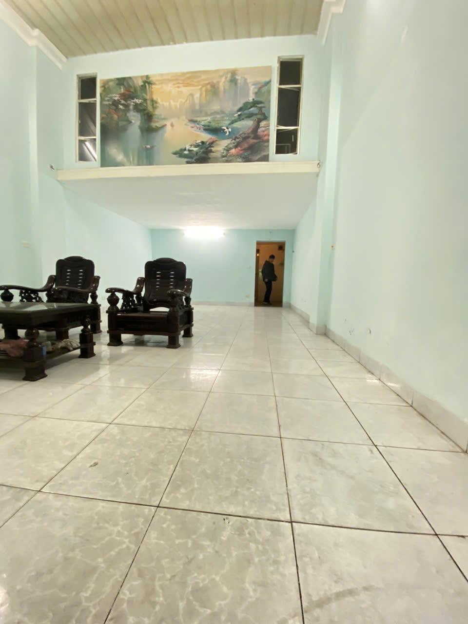 Cho thuê nhà nguyên căn ngõ 364 Giải Phóng 1.5 tầng x 70m2, 2 ngủ, 6.5 triệu2489881