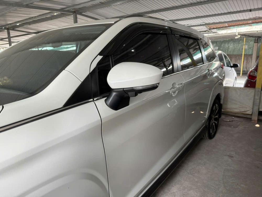 Cần bán Toyota Veloz Cross TOP bản full option- 565 triệu2471855