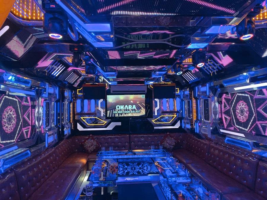 SANG LẠI QUÁN KARAOKE ĐANG HOẠT ĐỘNG LƯỢNG KHÁCH ỔN ĐỊNH ĐƯỢC HƠN 5 NĂM TẠI QUẬN 92558111