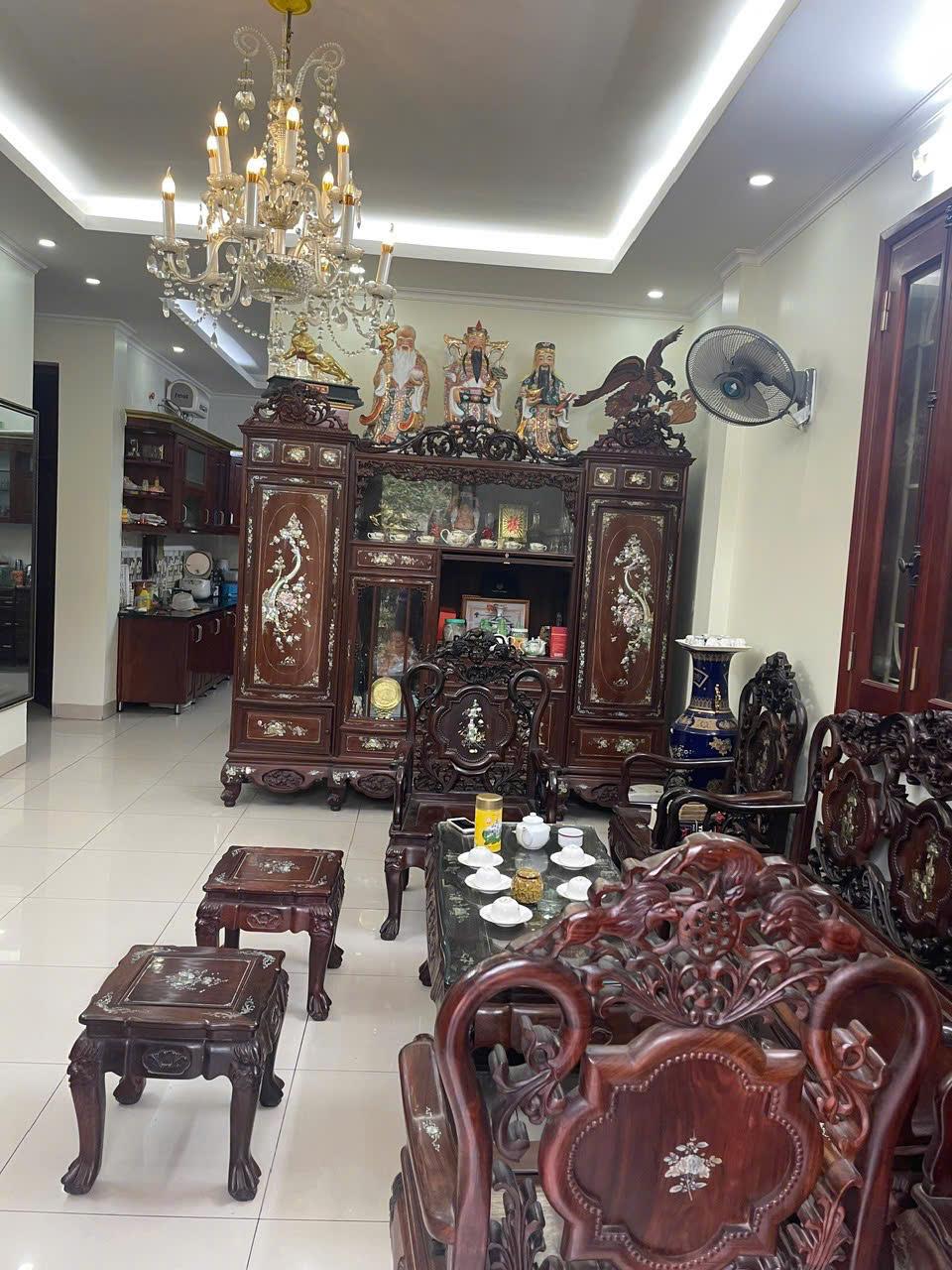 Cho thuê biệt thự Pháp Vân, Hoàng Mai 299 3.5 15 80 triệu/tháng2507538
