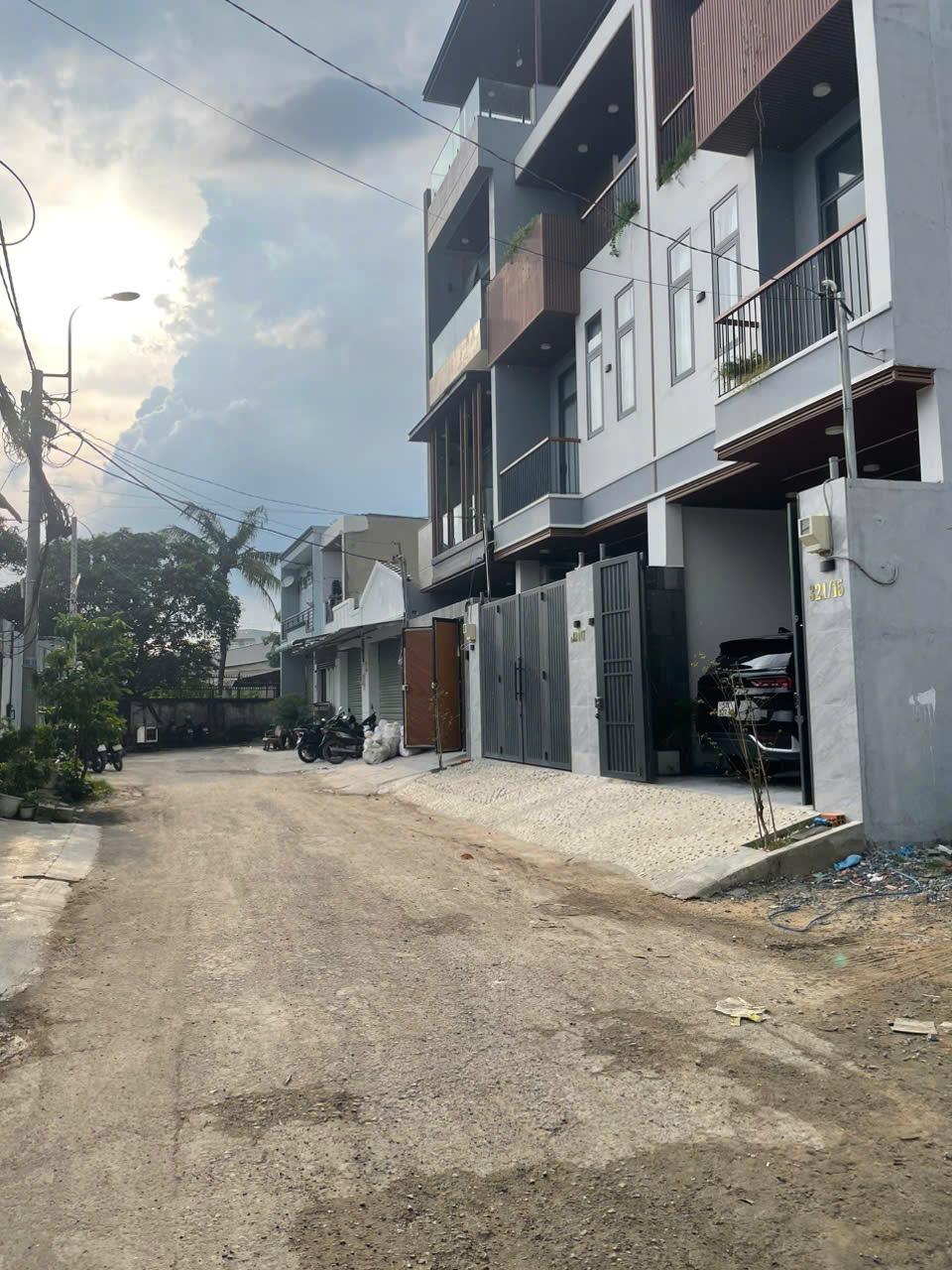 Bán lô đất đẹp 14x22m giá hơn 10 tỷ đường 8m Tô Ký, xã Tân xuân, Hóc Môn.2480814