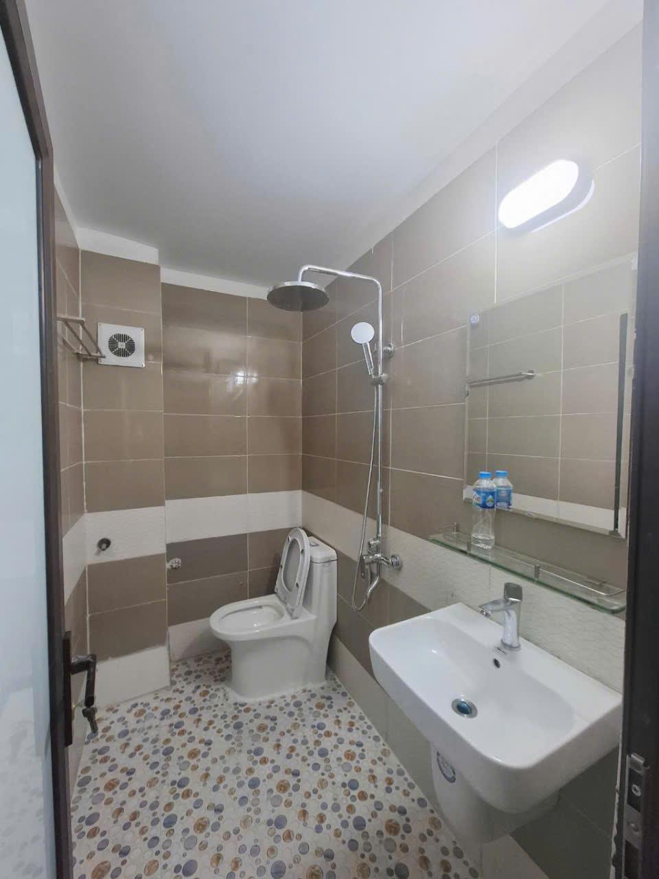 BÁN NHÀ 4 tầng đẹp, Hoàng Mai, 44m², 6.9 tỷ - Vị trí vàng, ô tô đỗ cửa2452044