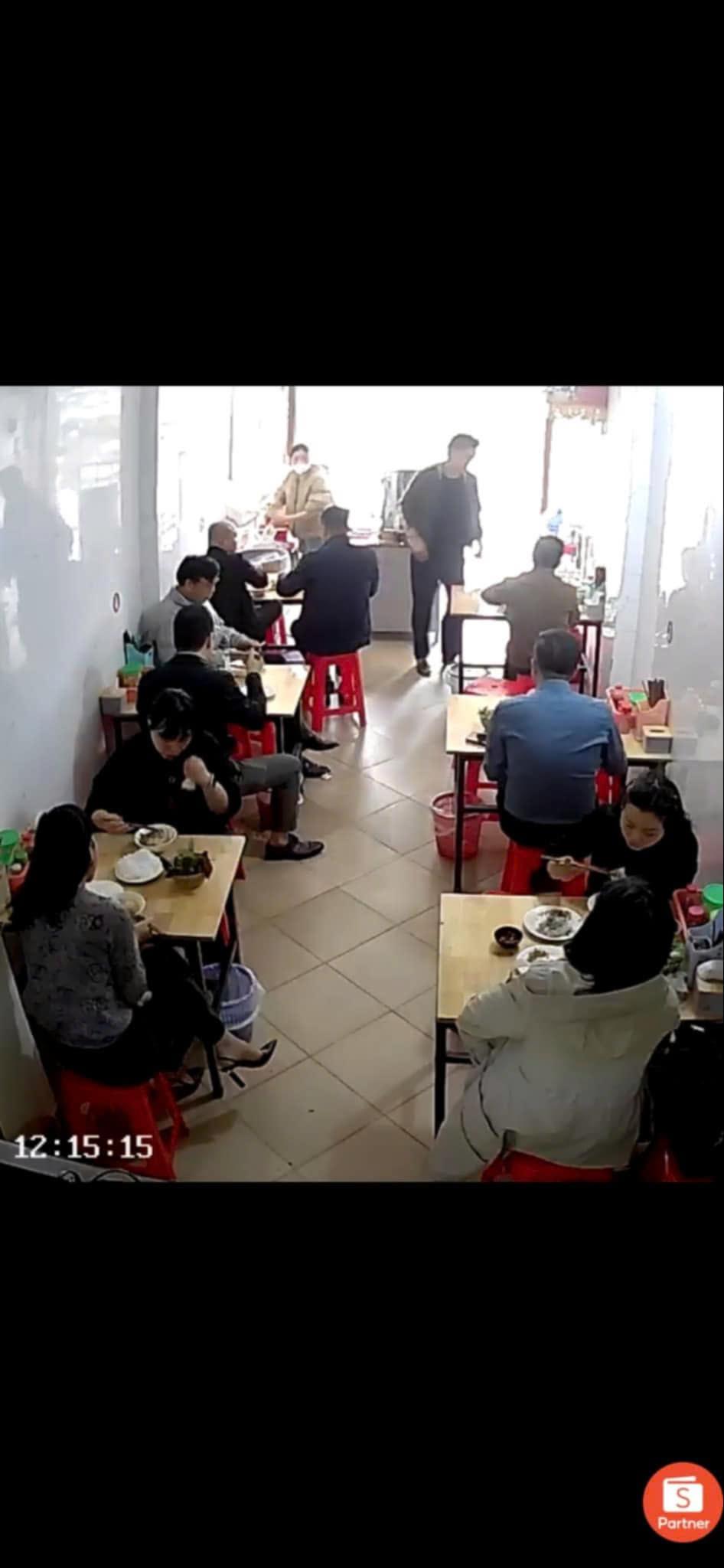 CHÍNH CHỦ CẦN CHO THUÊ TẦNG 1 VÀ TẦNG 2 Địa chỉ: Số 33 Phan Huy Trú , P Yết Kiêu, Q Hà Đông2641802