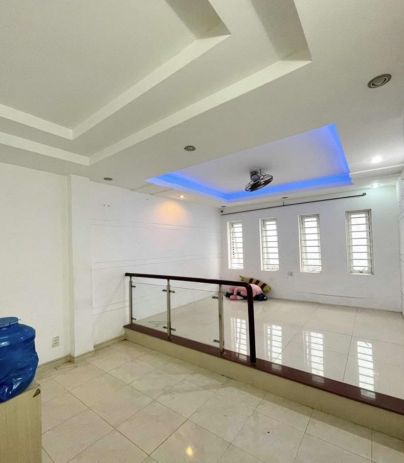 Bán nhà HXH Bùi Thị Xuân, P2, Tân Bình, 61m2, 4 tầng, 6PN, có dòng tiền2427698