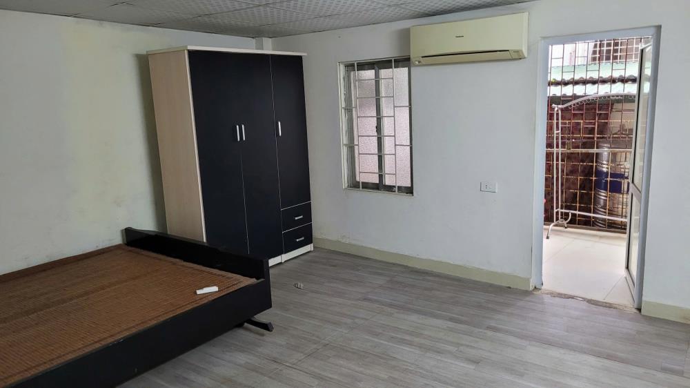 Cho thuê nhà Phố Tân Mai chỉ 8tr, 50m2, 2 tầng, 2 ngủ vào ngay2540053