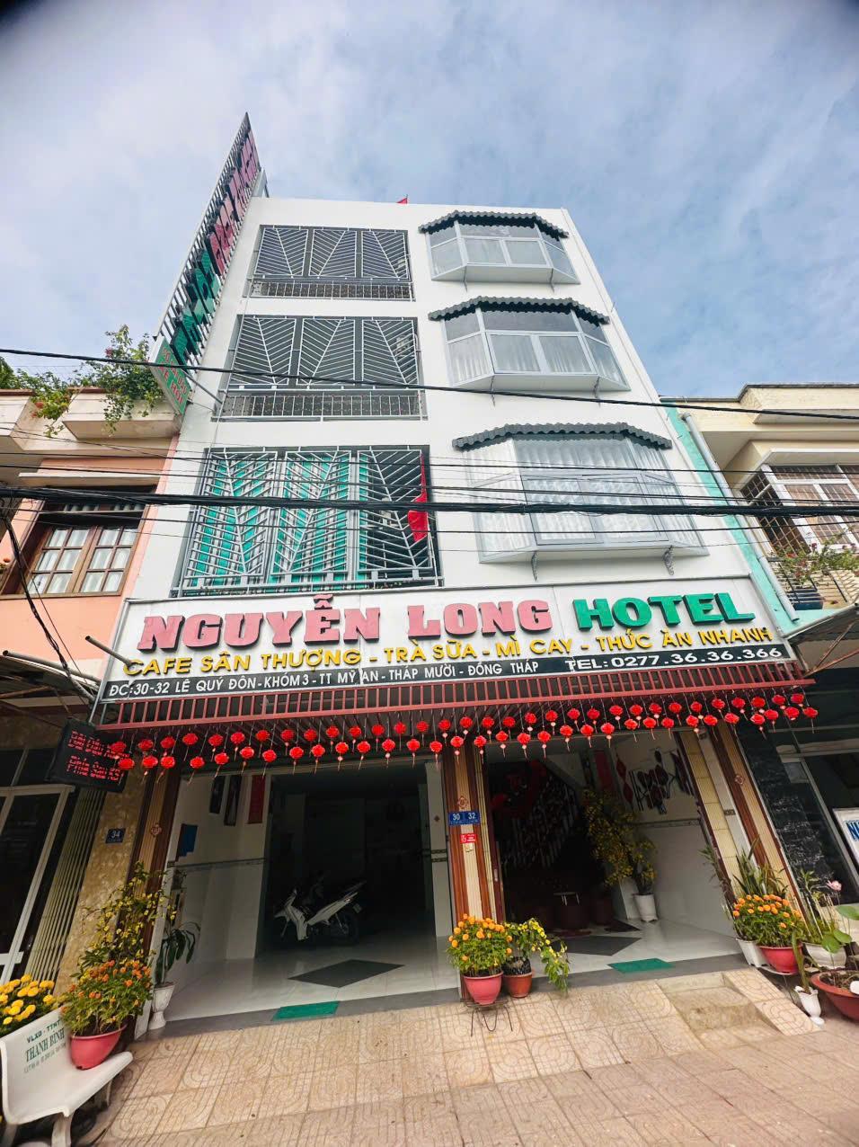 KHÁCH SẠN ĐẸP - GIÁ TỐT Chính chủ cần bán gấp khách sạn mặt phố Thị trấn Mỹ An, Tháp Mười, Đồng Tháp2451373