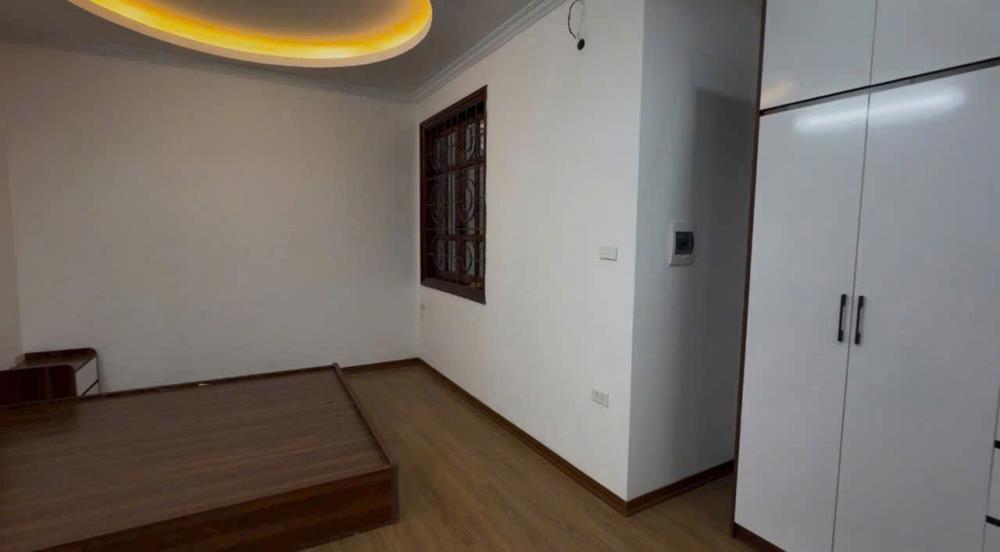 Cho thuê nhà Phố Kim Giang, 39m2 x 5 tầng, 3 ngủ, 12 Triệu2393285