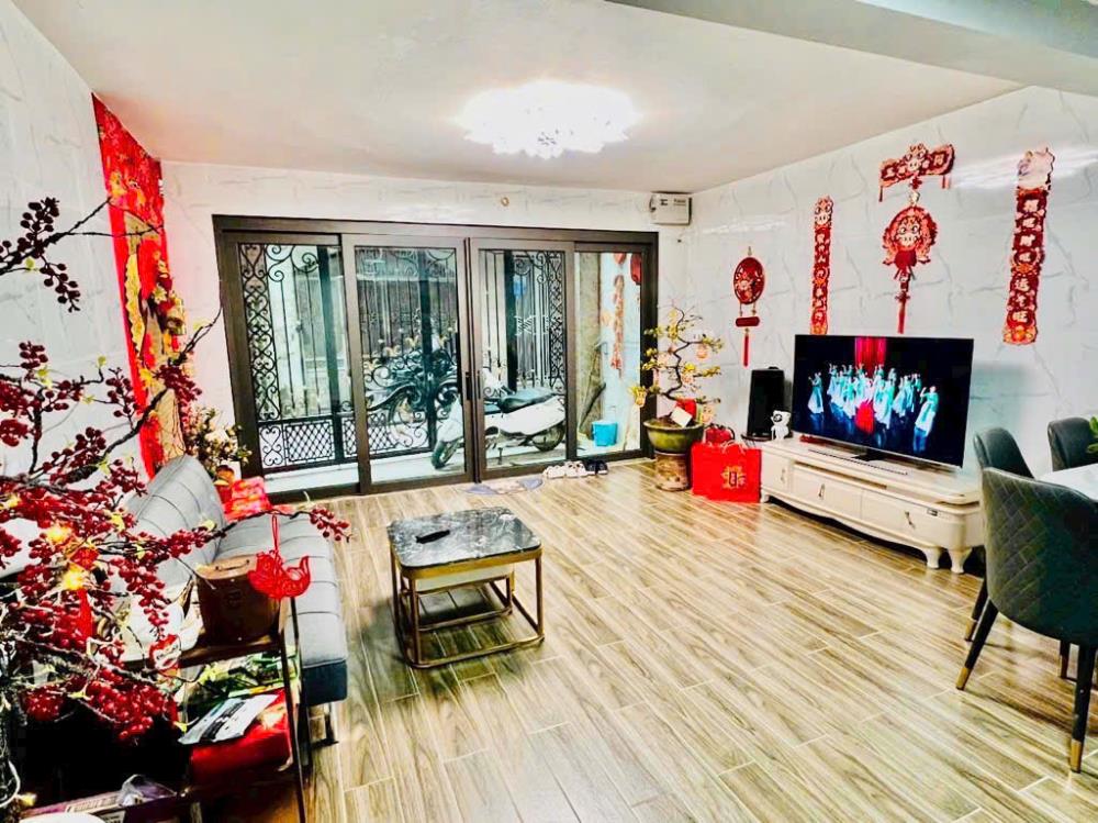 Nhà đẹp ở luôn ở La Thành, Đống Đa diện tích 52m2, 4 tầng, mặt tiền 4.8m, gara oto, Giá 18.5 Tỷ2409404