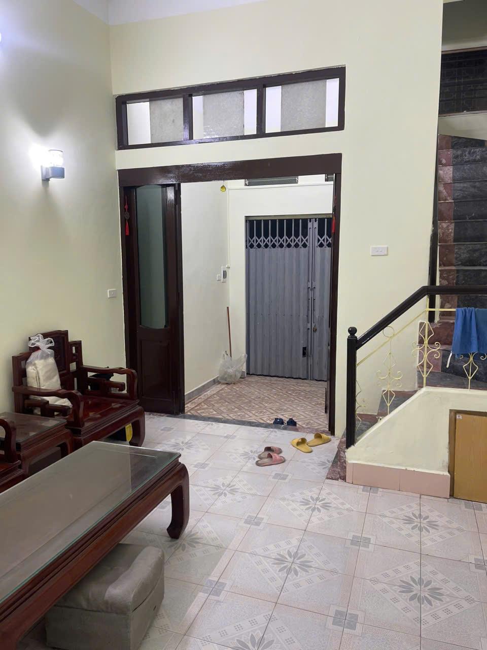 Chính chủ Cho thuê nhà nguyên căn tại Địa chỉ: số 63 Ngách 100 Ngõ 318 Đê La Thành2574054