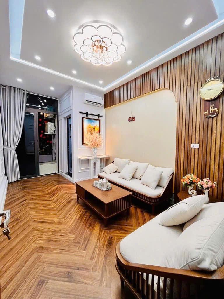Bán nhà Giảng Võ Đống Đa_Nhà Đẹp Ba Thoáng_Sân Để Xe Riêng_50mx4T_Giá: 8.7 Tỷ_Lh: 0396935190.2493043