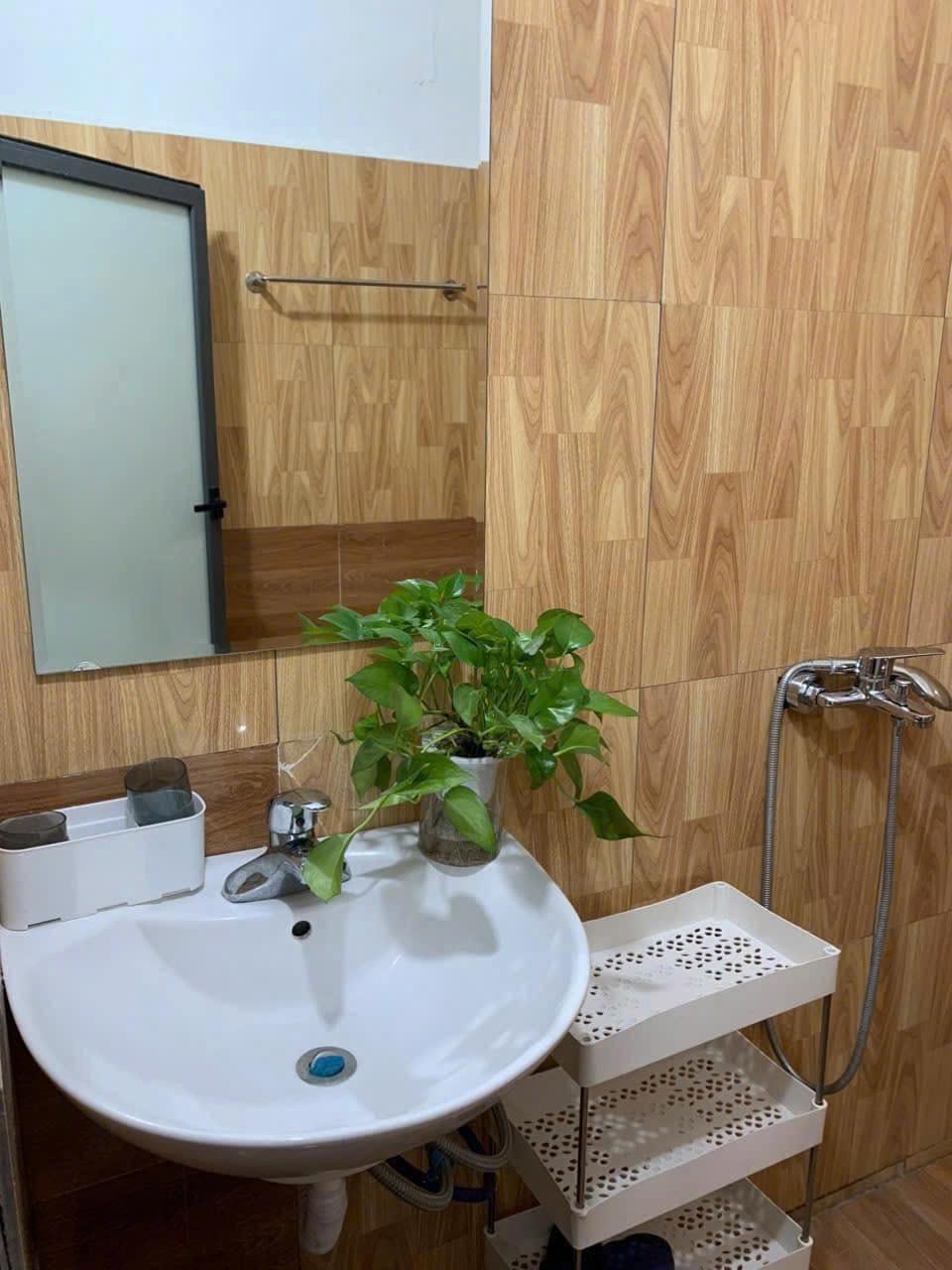 Do chuyển Công việc nên mình cần nhượng phòng có thể vào ở luôn. Phòng ở rất thích và đầy đủ tiện nghi2585901