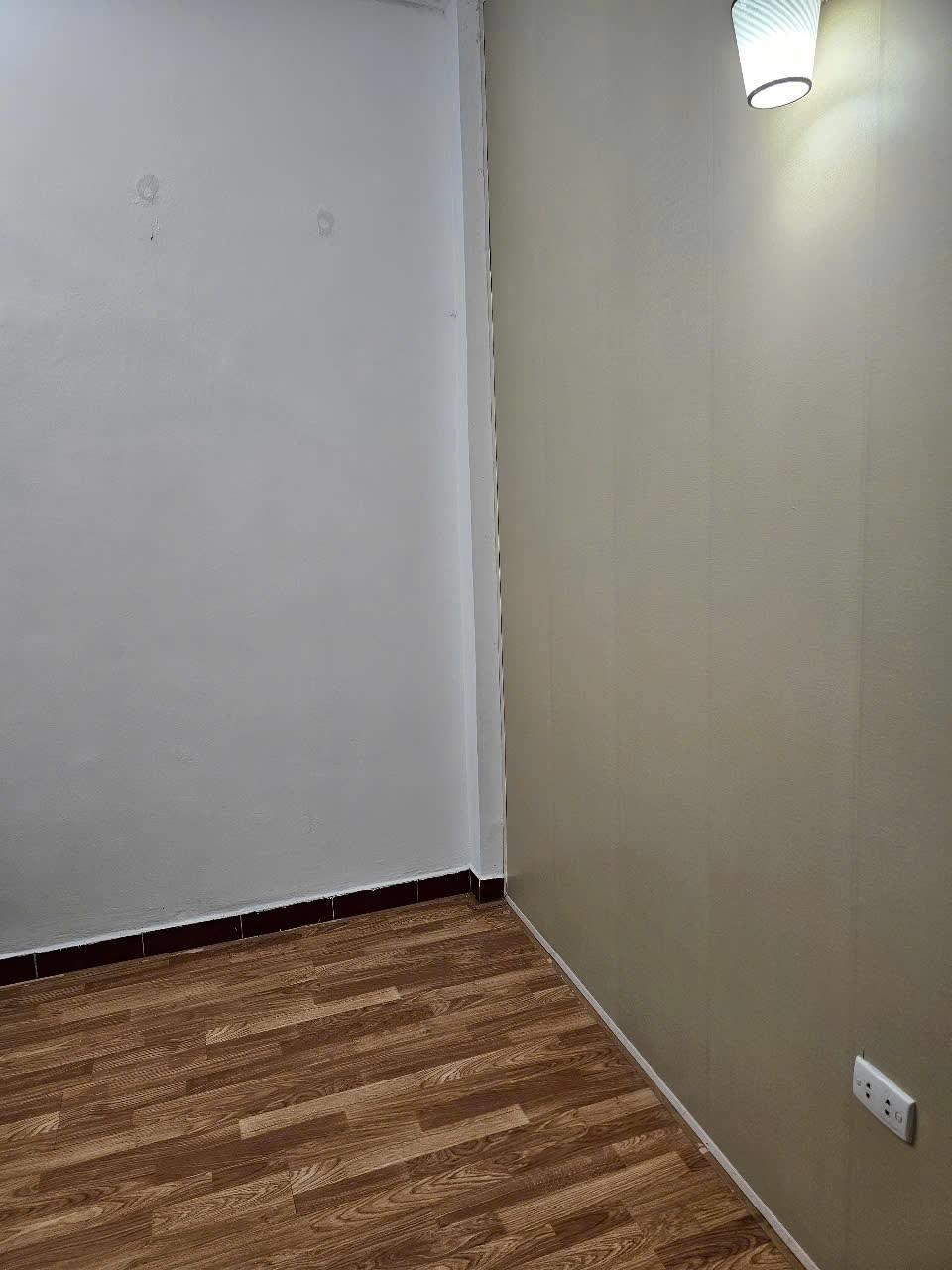 Cho thuê nhà Phố Bạch Đằng, 3.5 tầng, 2 ngủ, KD online kết hợp ở gđ, nhóm 8.5 Triệu2568515