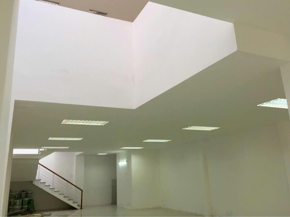 Bán gấp Nhà mặt tiền Kinh doanh tại  Hoàng Diệu, Đà Nẵng, 138 triệu/m2, 239m2, 6PN, 6WC, Liên hệ Anh Nam 09160040252619075