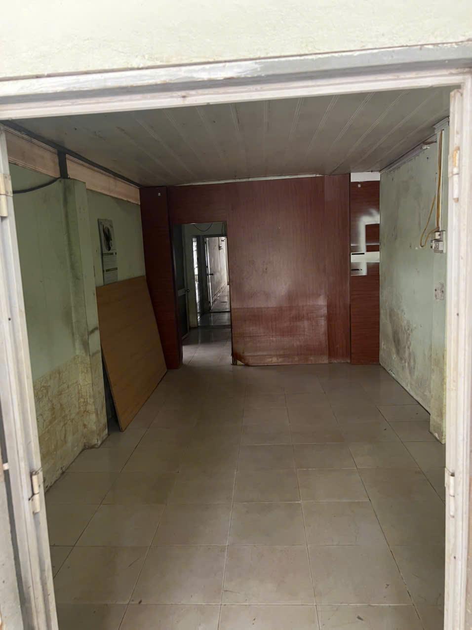 cho thuê kho xưởng 500m² tại Cự Khối , Long Biên , Hà Nội. Xưởng cao 6.5m, nền đá hoa xe 8 tấn giá 50k2563926