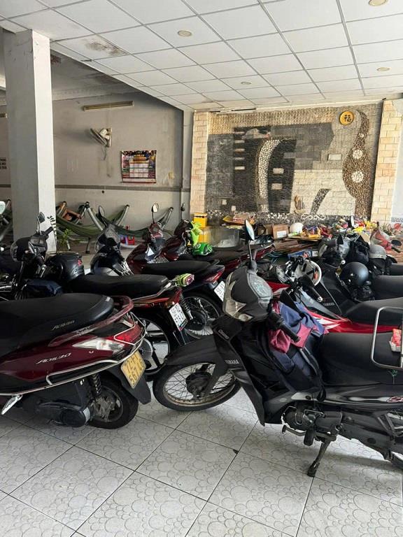 Không có người trông coi cần sang quán2414221