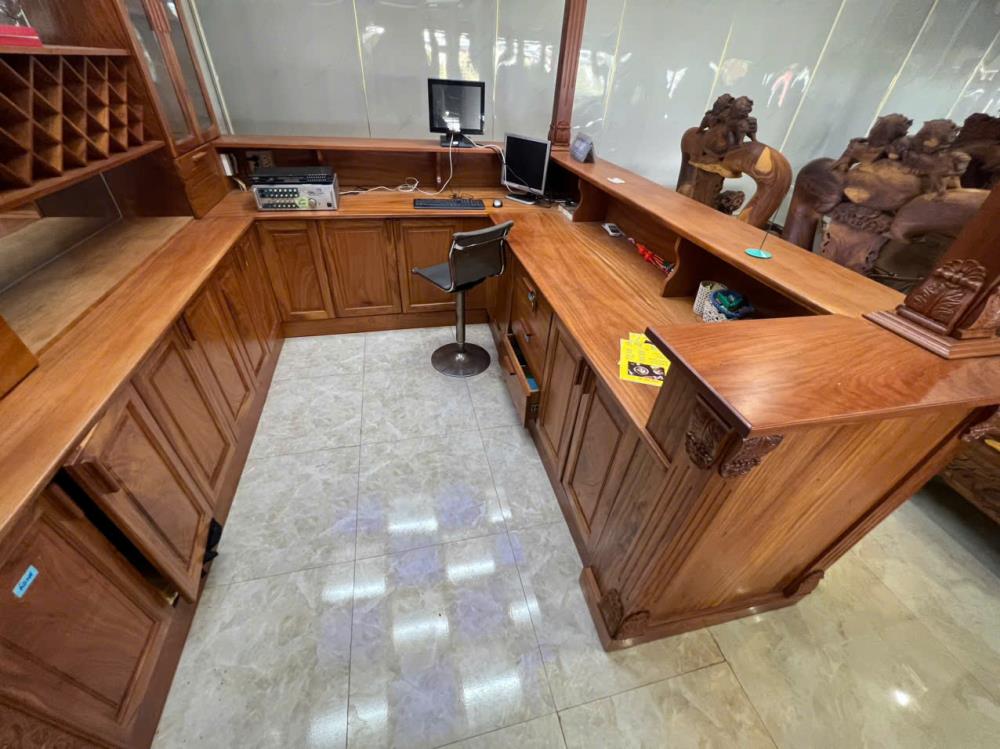 Chủ cần bán lại những bộ bàn ghế đẹp thiết kế tinh sảo- phong cách hiện đại2435881