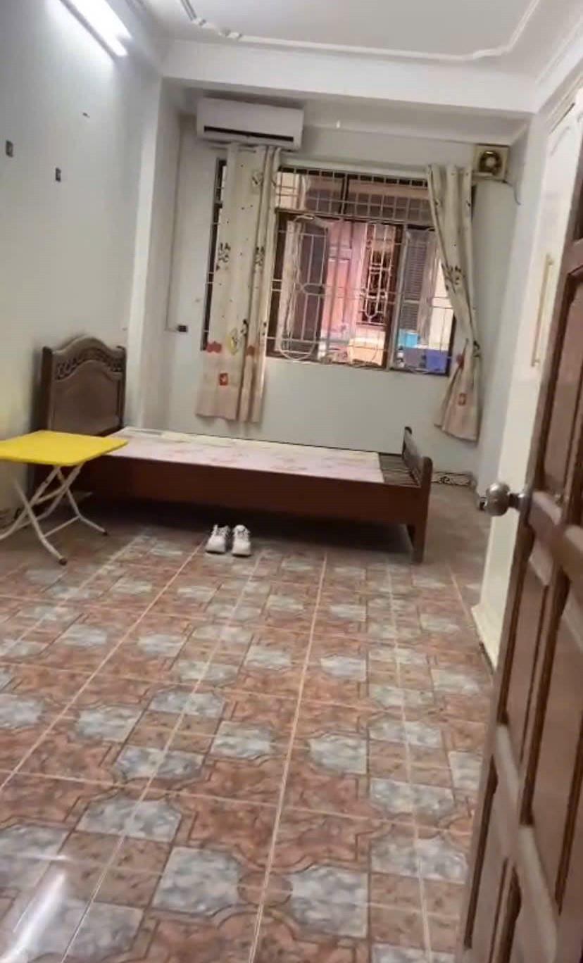 Cho thuê nhà Phố Lý Nam Đế, 5 tầng, 4 ngủ, 35m2 - điện nước giá dân2389357